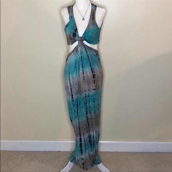 💙4/$25💙 FashionNova cutout dress - Picture 1 of 7